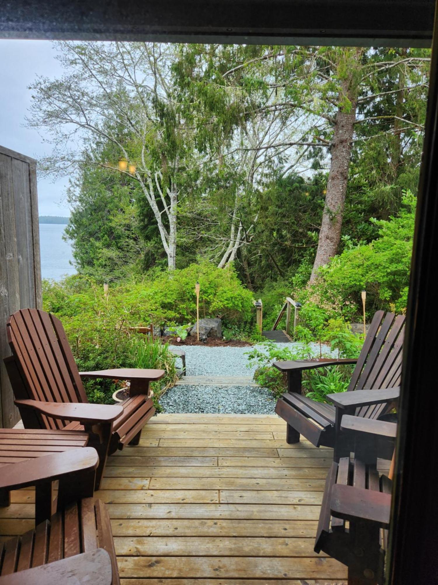 Lunar Cove Inn Charters And Tours Tofino Exterior foto